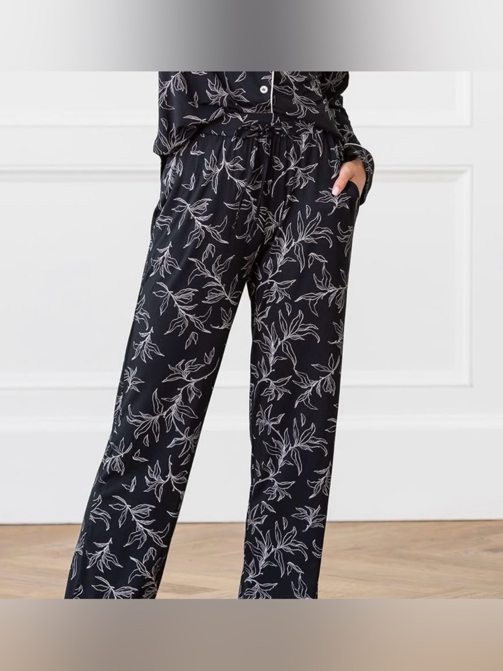 Cozy Earth Botanical Black Bamboo Pajama Set Short Sleeve Shirt and Pants - Picture 7 of 7